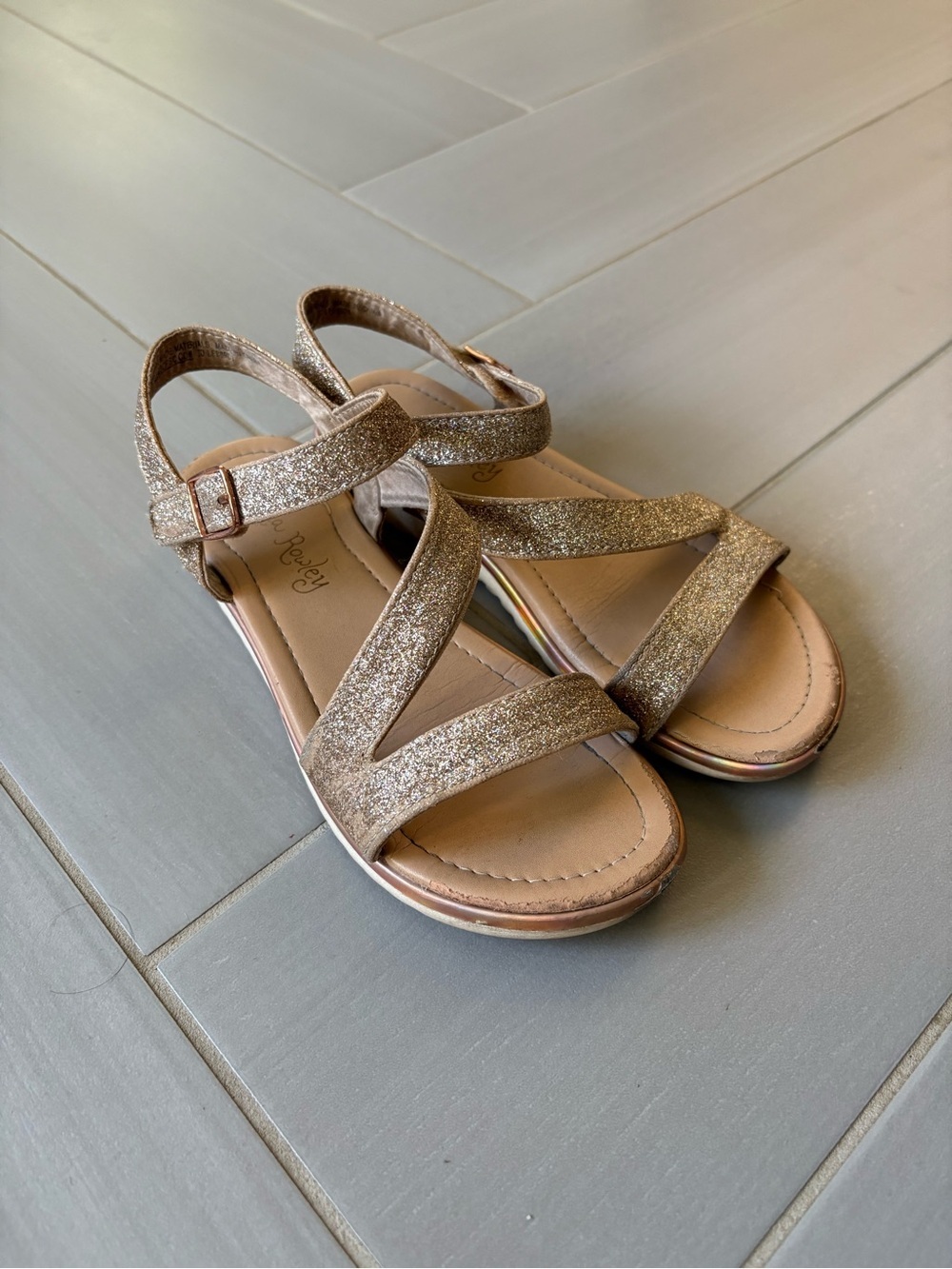 Cynthia Rowley Girls' (KIDS) Glitter Strap Sandals - Gold Glitter